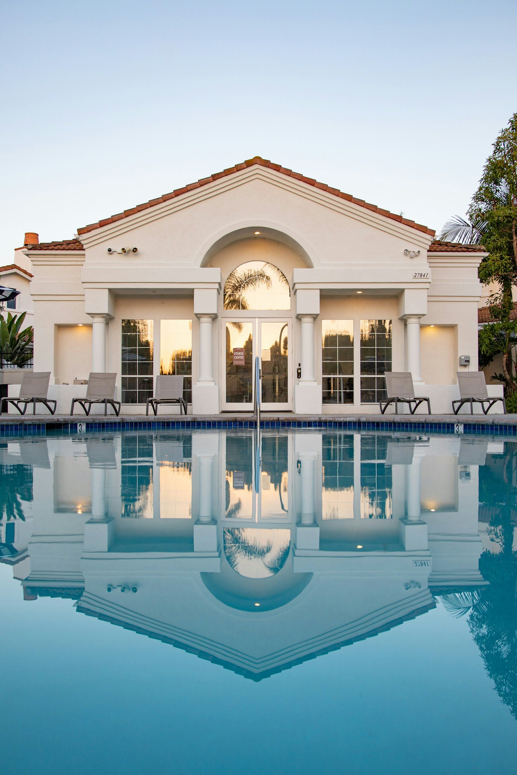 Villa di lusso con piscina e colonnato